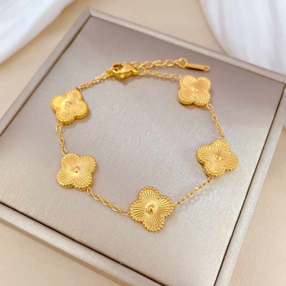 COPY - Elegant gold clovers bracelet